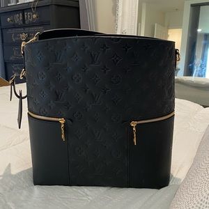 Louis Vuitton Melie Hobo